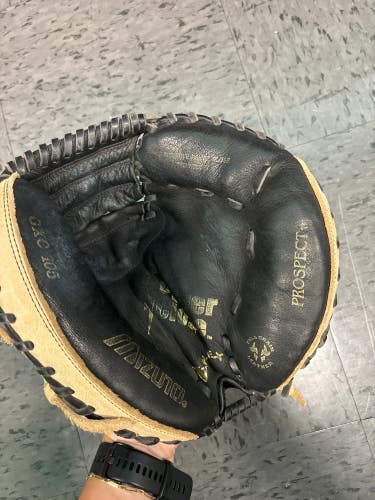Brown Used Kid Pitch (9YO-13YO) Mizuno Prospect Right Hand Throw Catcher's Baseball Glove 32.5"