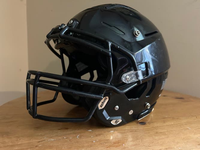 Used Medium Adult Schutt F7 Helmet