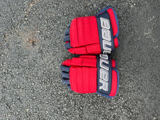 Used Bauer 13" Gloves