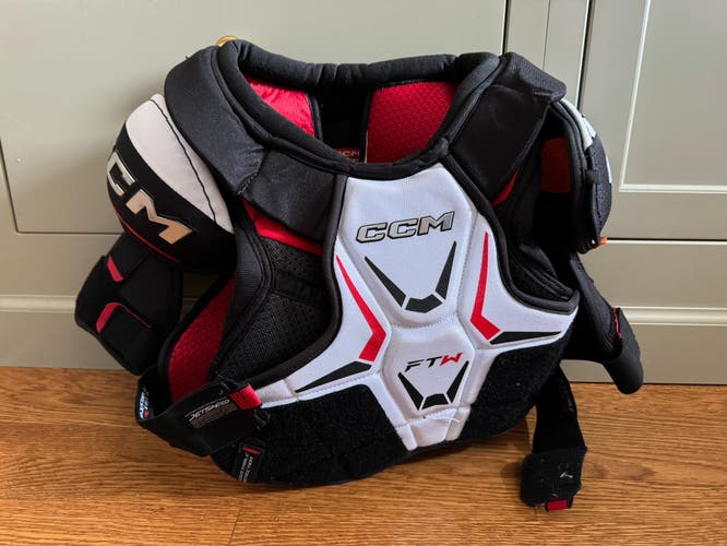 Used Large CCM  Jetspeed FTW Women’s Shoulder Pads Large