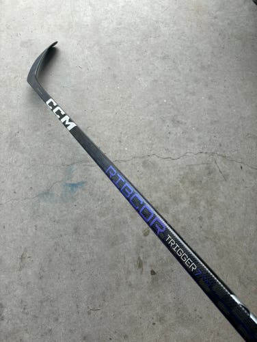 NHL Used Senior CCM Left Hand P28 80 Flex Pro Stock RibCor Trigger 7 Pro Hockey Stick