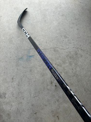 NHL Used Senior CCM Left Hand P28 80 Flex Pro Stock RibCor Trigger 7 Pro Hockey Stick