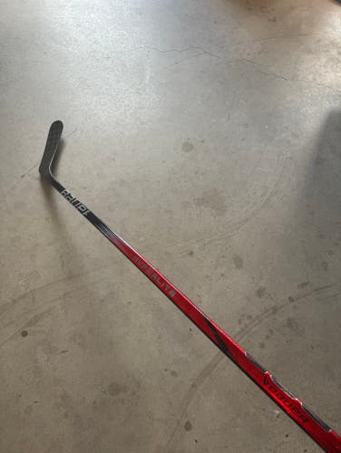 Used Senior Bauer Right Handed P92M Pro Stock Vapor Hyperlite 2 Hockey Stick