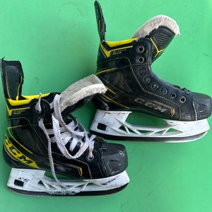 CCM Classic Plus Hockey Skates | Junior 2.5