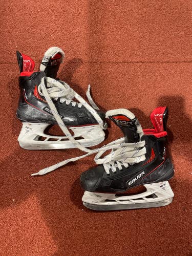 Used Intermediate Bauer Vapor 3X Pro Hockey Skates Size 4.5 (Fit:1)