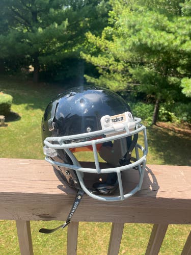 Schutt Recruit hybrid Football Helmet