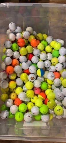 100 Golfballs!! No Scuffs.