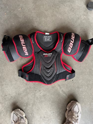 Used Medium Bauer  Vapor X700 Shoulder Pads
