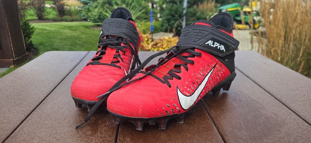 Red Used Youth Size 7.0 (Women's 8.0) Nike Mid Top Molded Cleats