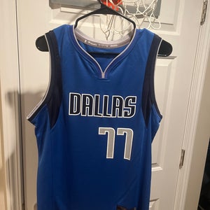 Dallas Mavericks Jersey | Luka Dončić #77
