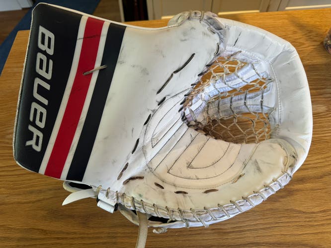 Used Bauer Regular Hyperlite 90 Glove