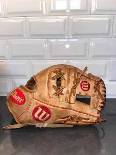 DP15 Wilson A2000 11.5" Baseball Glove