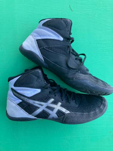 Used Men's Asics Wrestling Shoes Size 7