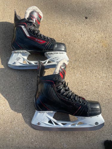 Used Intermediate CCM JetSpeed 270 Hockey Skates Regular Width Size 4.5