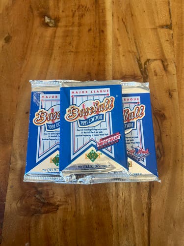 MLB 90s VINTAGE BASEBALL CARDS (RARE)