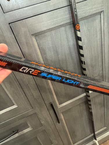 Warrior Covert QRE SL Senior RH W02 65 Flex Hockey Stick