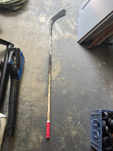 Used Bauer Right Handed P88 Vapor Hyperlite Hockey Stick