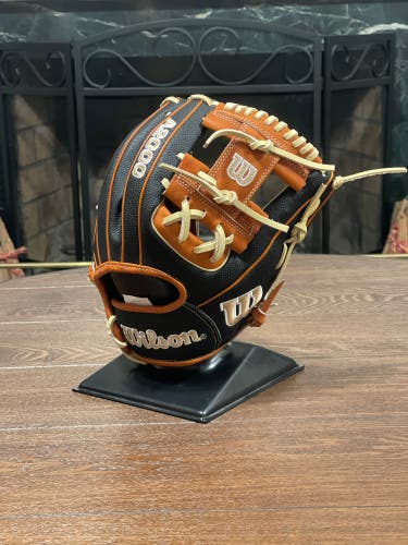 Wilson A2000 Omaha Exclusive “Cavalier” 1786 11.5” New Rare Baseball Glove