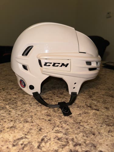 New Large CCM  Tacks 910 Helmet