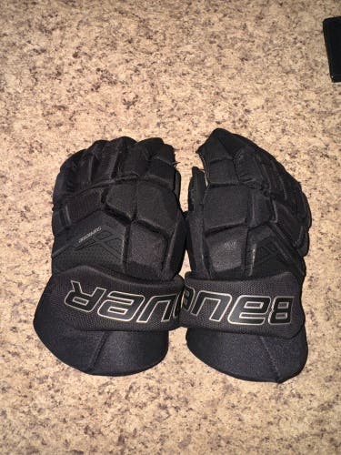 Used  Bauer 15"  Supreme 3S Gloves