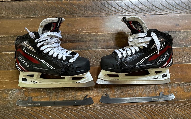 CCM EFlex 6.9 Goal Skates | 7 Regular With BLACK STEP STEEL