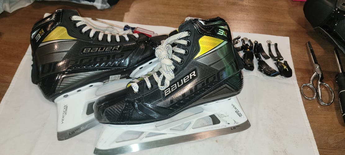 Used Senior Bauer Supreme 3S Hockey Goalie Skates Regular Width 9.5