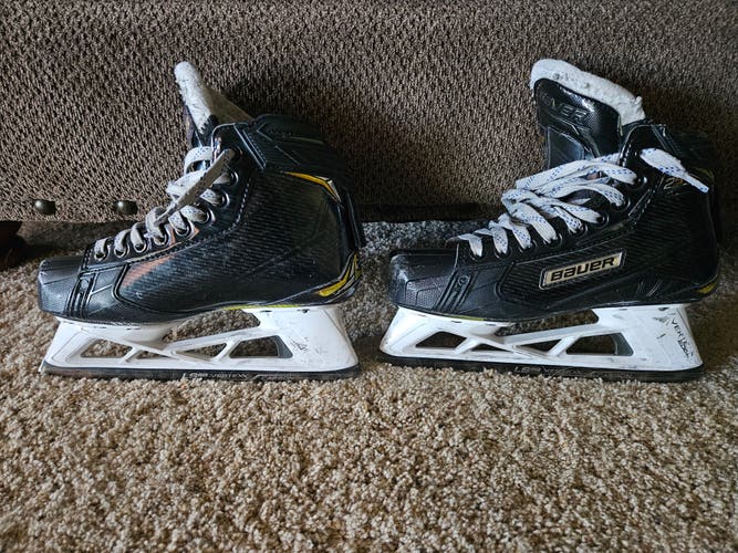 Used Intermediate Bauer Supreme 2S Pro Hockey Goalie Skates Regular Width Size 4.5