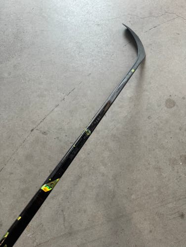 New Junior Bauer Right Handed 40 Flex P92 Pro Stock Ag5nt Hockey Stick