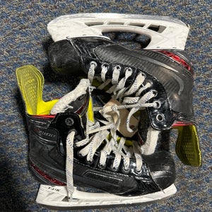 Used Intermediate Bauer Vapor X Velocity Hockey Skates | Size 4.5 D&R