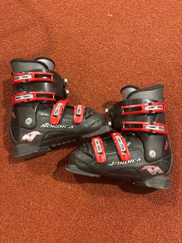 Used Kid's Nordica GPTJ All Mountain Ski Boots  (260mm)