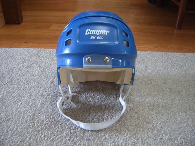 Hockey Helmet-Vintage Excellent Condition Cooper SK600 Senior Hockey Helmet Blue