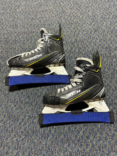 Used Senior CCM Tacks 9090 Hockey Skates | Size 8