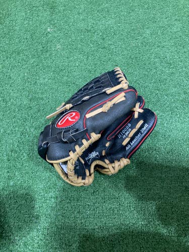 Black Used Rawlings Highlight Series Right Hand Throw Infield Baseball Glove 10"