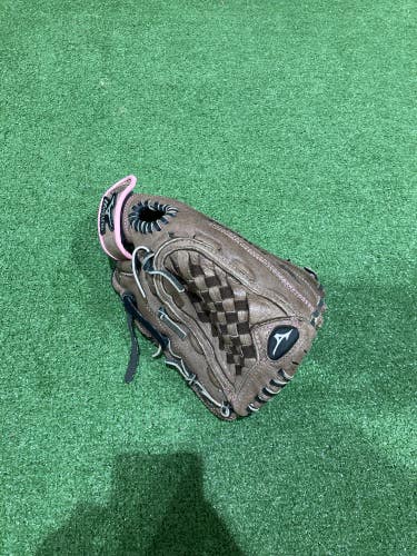 Brown Used Mizuno Prospect Right Hand Throw Softball Glove 11.5"