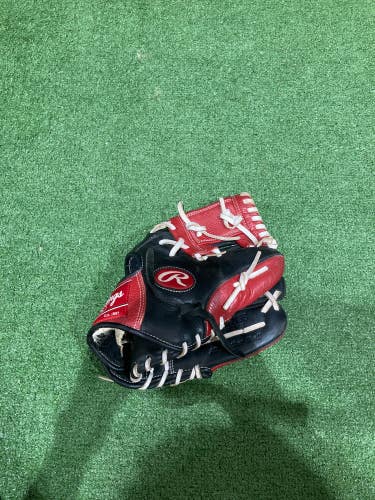 Black Used Kid Pitch (9YO-13YO) Rawlings RCS Right Hand Throw Infield Baseball Glove 11.5"