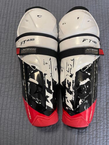 CCM Jetspeed 485 shin guards 11''