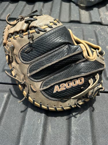 Wilson A2000 catchers glove