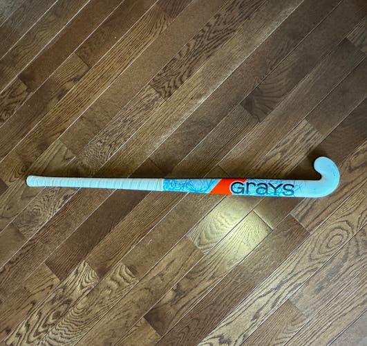 Like New Grays GX750 Field Hockey Stick 36.5" w/ shin pads & 2 new field hockey balls