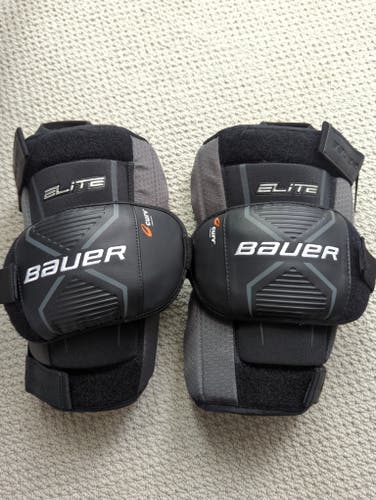 Like New Bauer Elite Senior Knee Pads