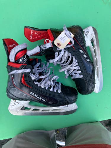 Used Intermediate Bauer Vapor 3X Pro Hockey Skates 6.5