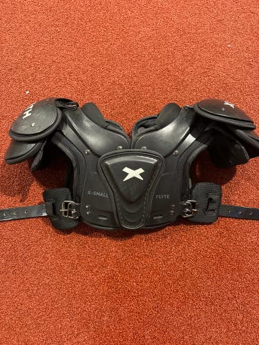 Used XS Youth Xenith Flyte Shoulder Pads