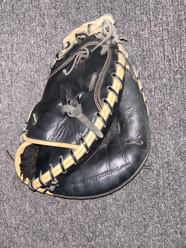 Used 2022 Catcher's Right Hand Throw Rawlings Gold Glove Baseball Glove 32.5"