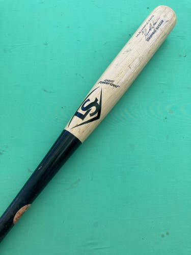 Used Louisville Slugger MLB Prime RA13 Ronald Acuna Game Model Bat (-3) Maple 29 oz 32"