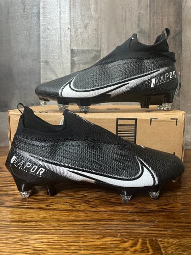 Nike Vapor Edge Elite 360 Flyknit Size 9.5 Black White Football cleat DT