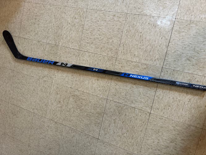 Used Senior Bauer Right Handed P28 Pro Stock Team Nexus Hockey Stick