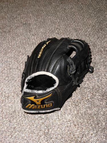 Used Right Hand Throw 9" Baseball Glove