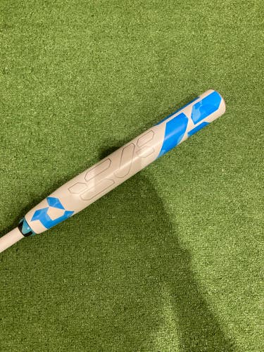 White Used 2023 DeMarini CF Bat (-11) Composite 21 oz 32"