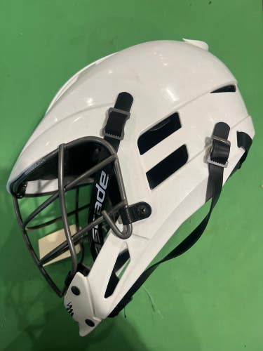 White Used Youth Cascade Cs Helmet