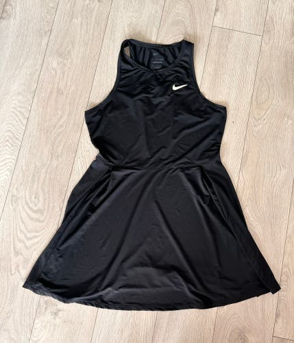 Nike women’s club tennis dress