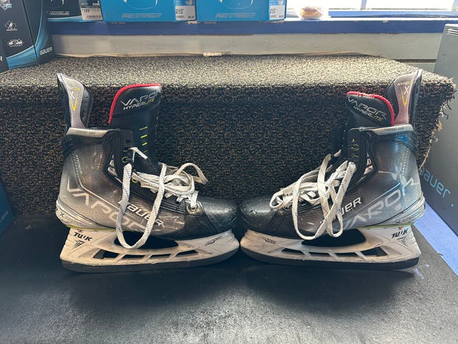 Used Senior Bauer 10 Vapor Hyperlite Hockey Skates